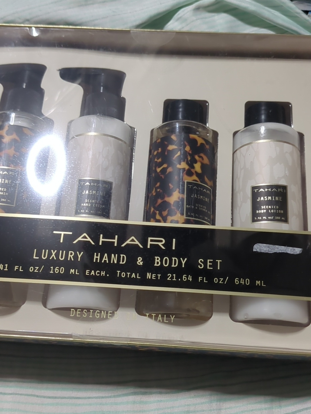 Tahari Jasmine Luxury Hand & Body Set - White & Black